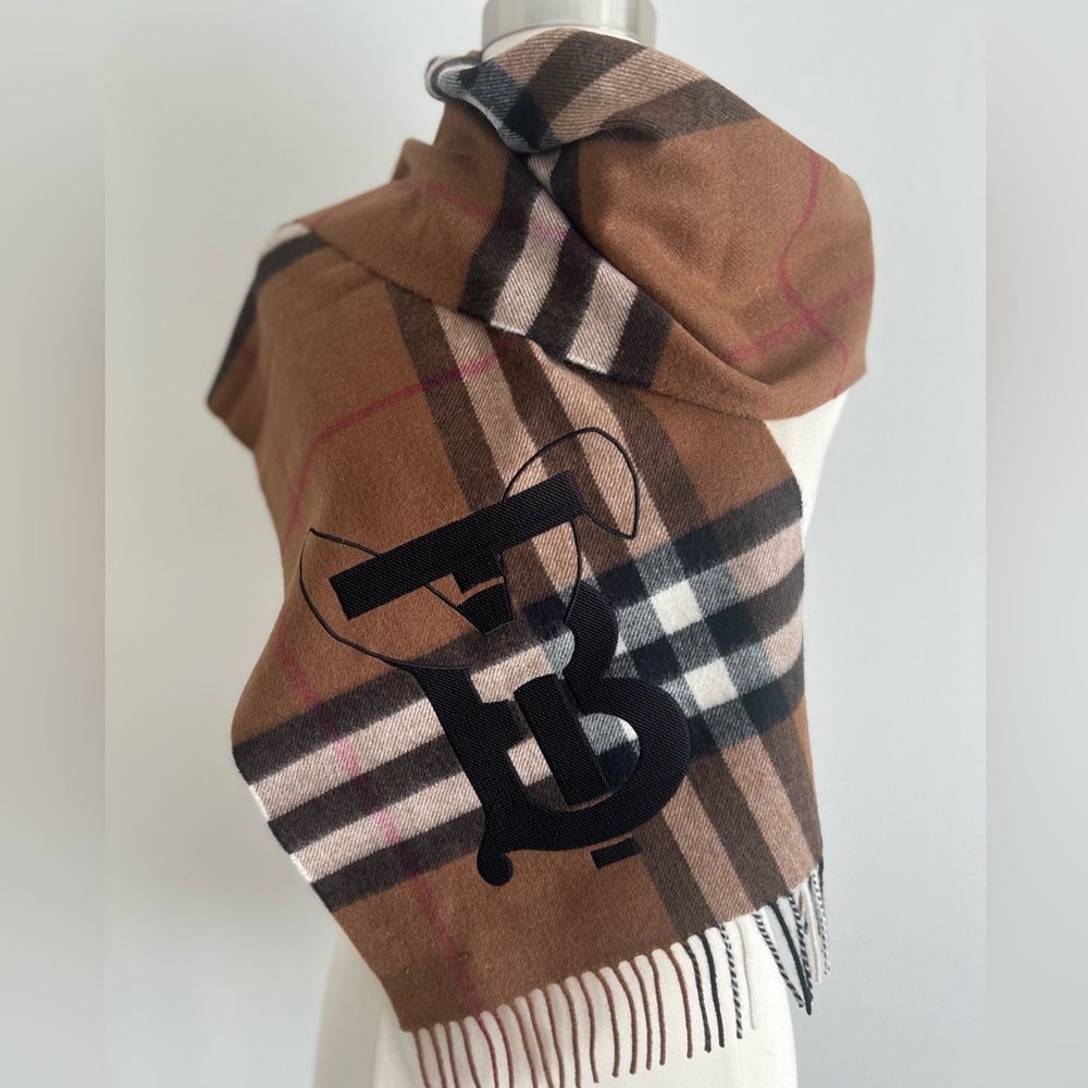 Burberry Embroidered Rabbit Check Cashmere Scarf - Picture 4 of 11